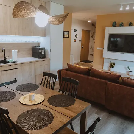 아파트 Nadmorski E.52 Porto 웨바